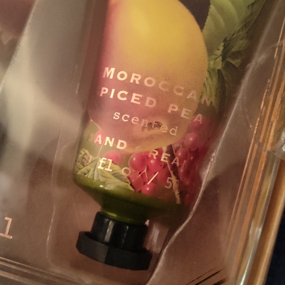 NWT! Simple Pleasures Hand Lotion Set (4pk) - Picture 5 of 7